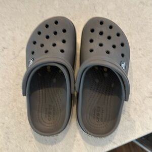 crocs size 11 gray like new